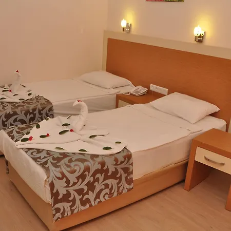 Grand Ati̇lla Szálloda 3*