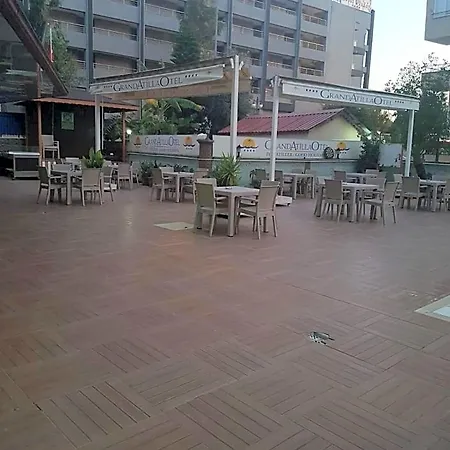 Grand Ati̇lla Hotel