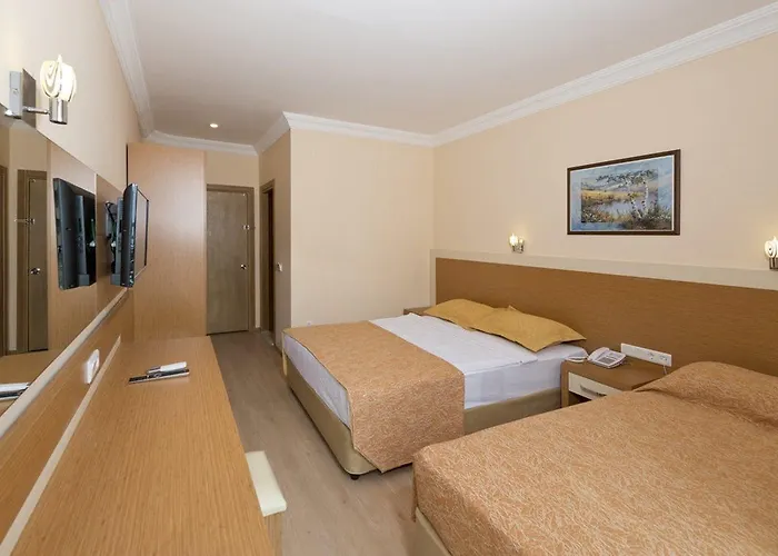 Hotel Grand Ati̇lla 3*
